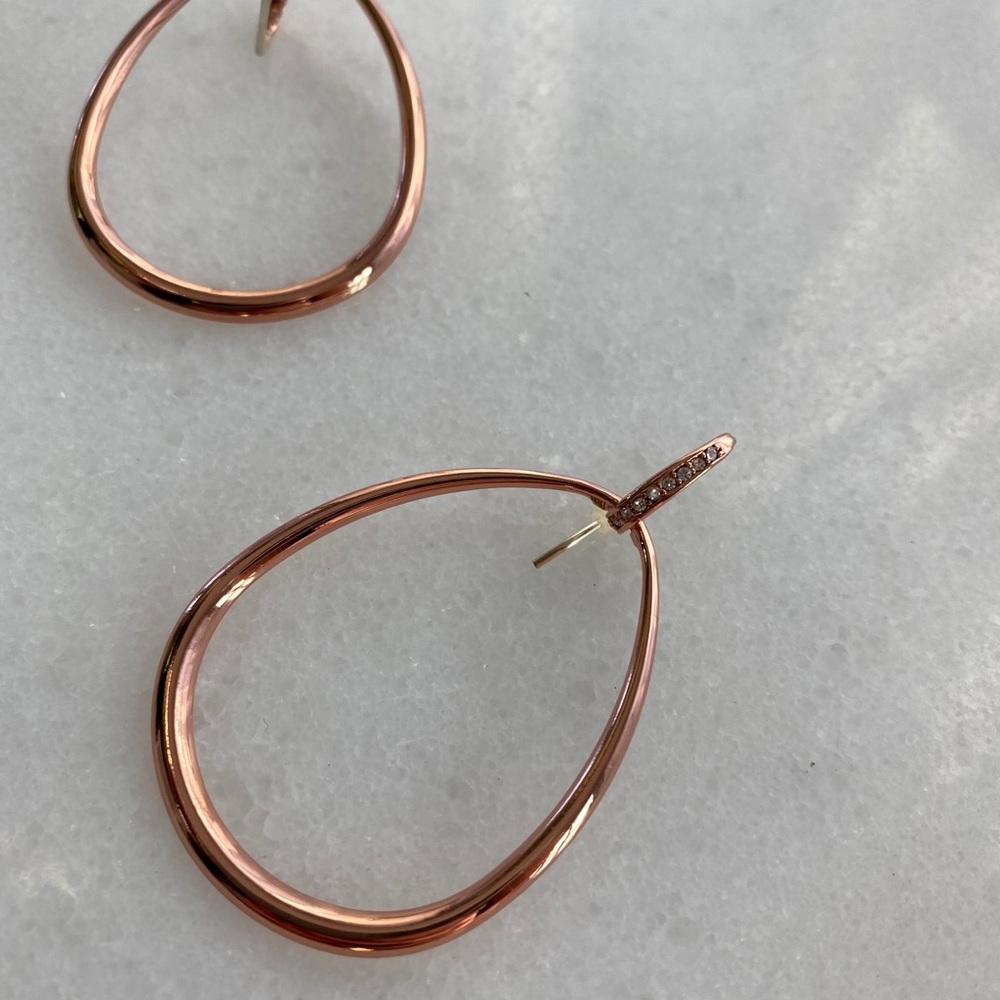 Stella & Dot Rose gold earrings